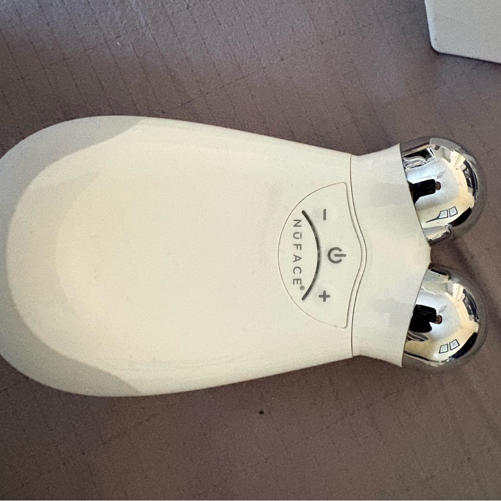 Never used NuFace Trinity Pro Facial Toning Device - Picture 10 of 16